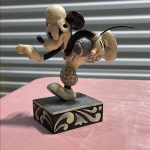 Jim Shore Mickey in Go for the Touchdown.  Pre owned no box.